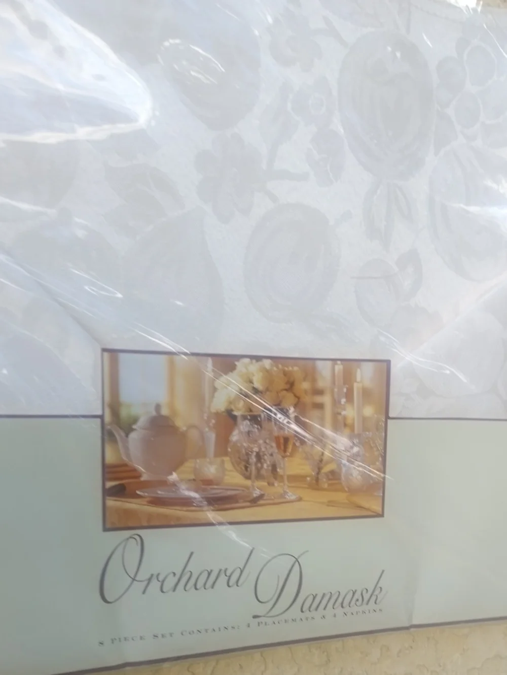 Orchard Damask Eight Piece Set - 4 Place Mats,4 Napkins - Elegant Home Kitchen
